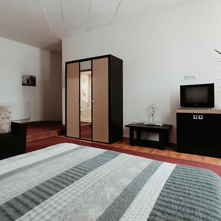 Casa Preturii Hotell Tîrgu Lăpuş Exteriör bild