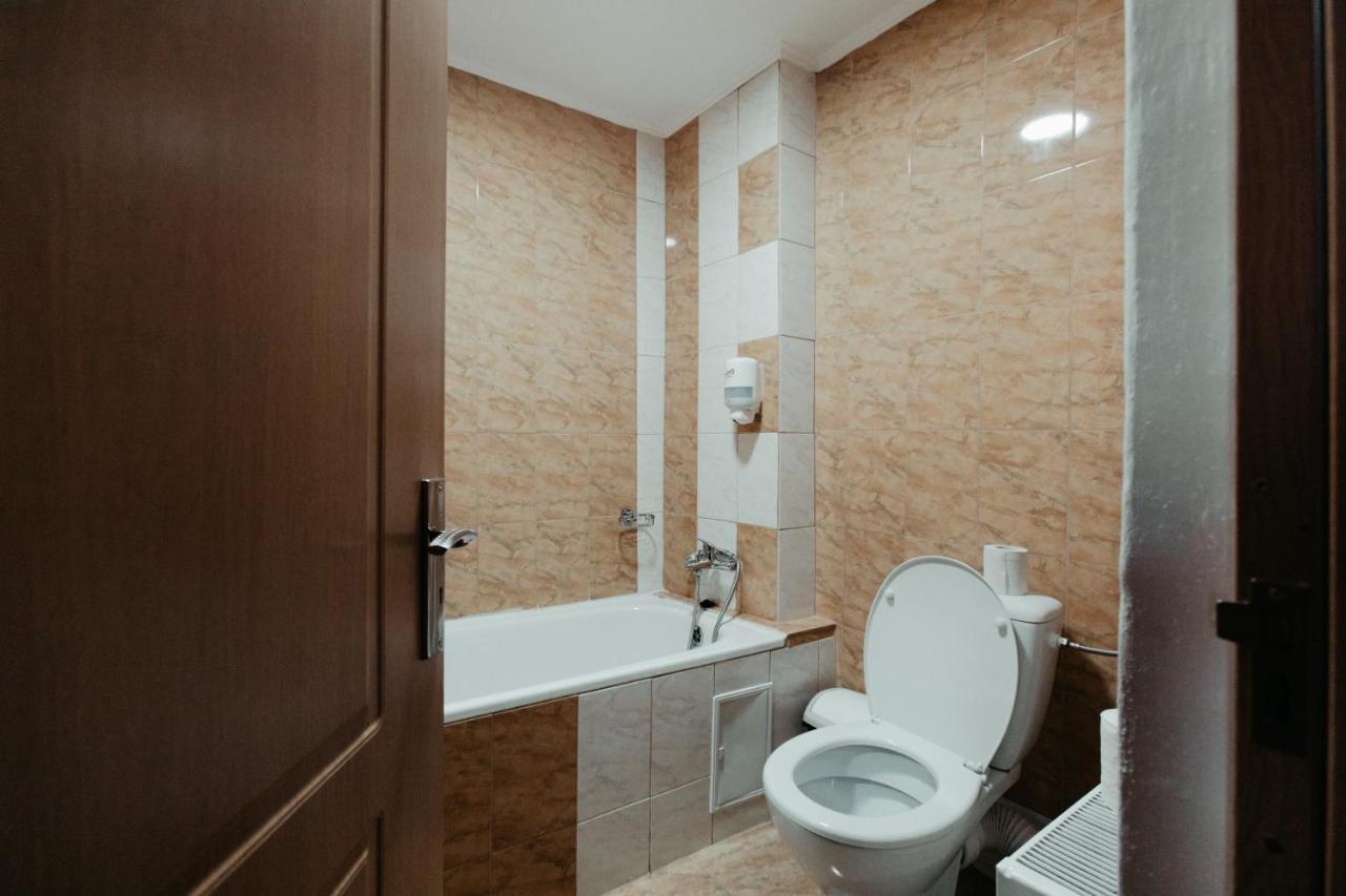 Casa Preturii Hotell Tîrgu Lăpuş Exteriör bild