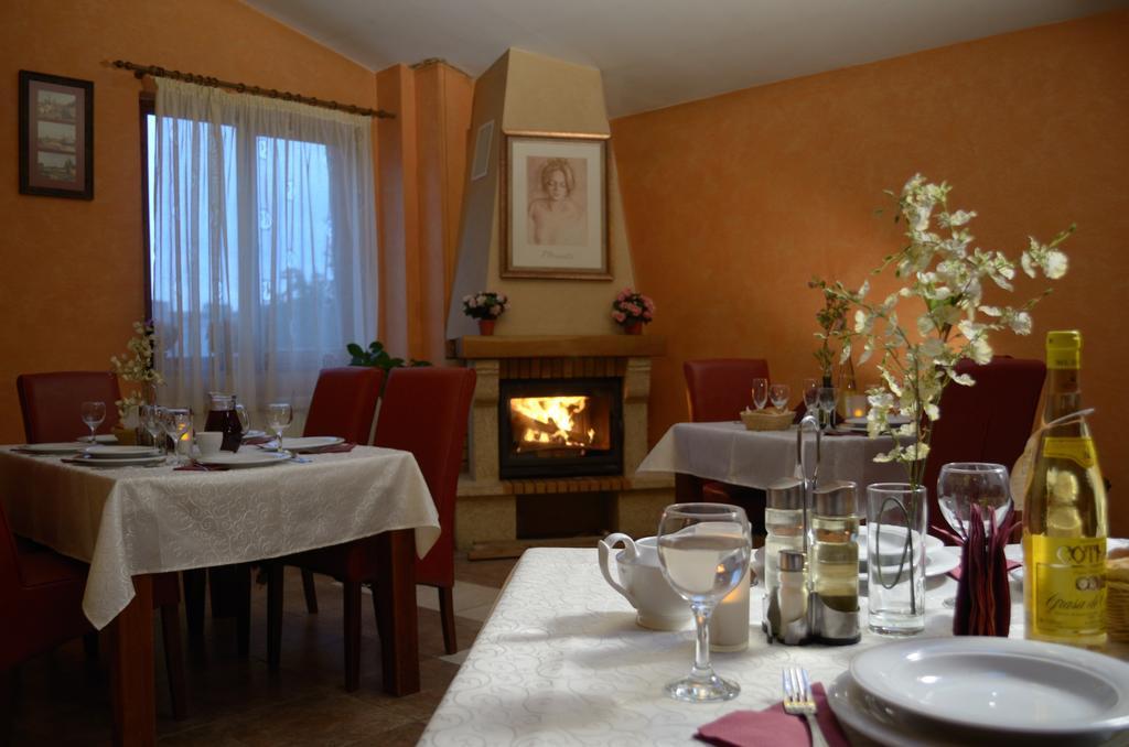Casa Preturii Hotell Tîrgu Lăpuş Exteriör bild
