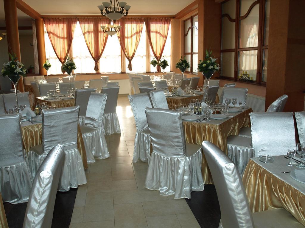 Casa Preturii Hotell Tîrgu Lăpuş Exteriör bild