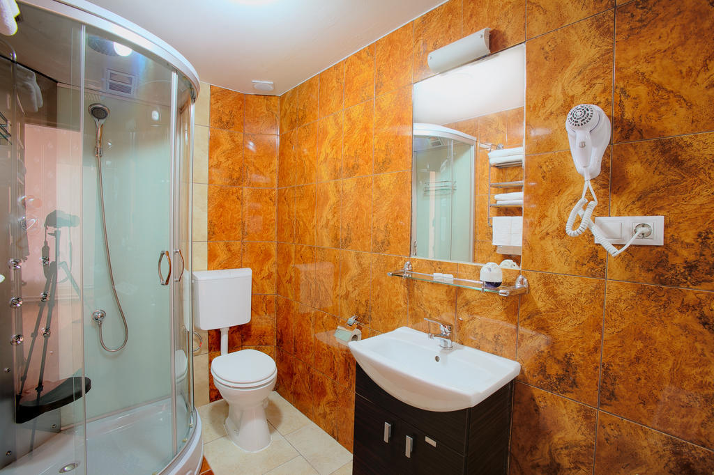Casa Preturii Hotell Tîrgu Lăpuş Rum bild