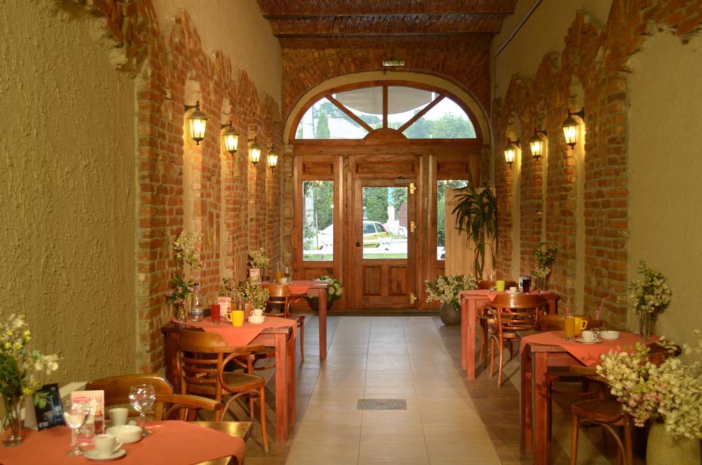 Casa Preturii Hotell Tîrgu Lăpuş Exteriör bild