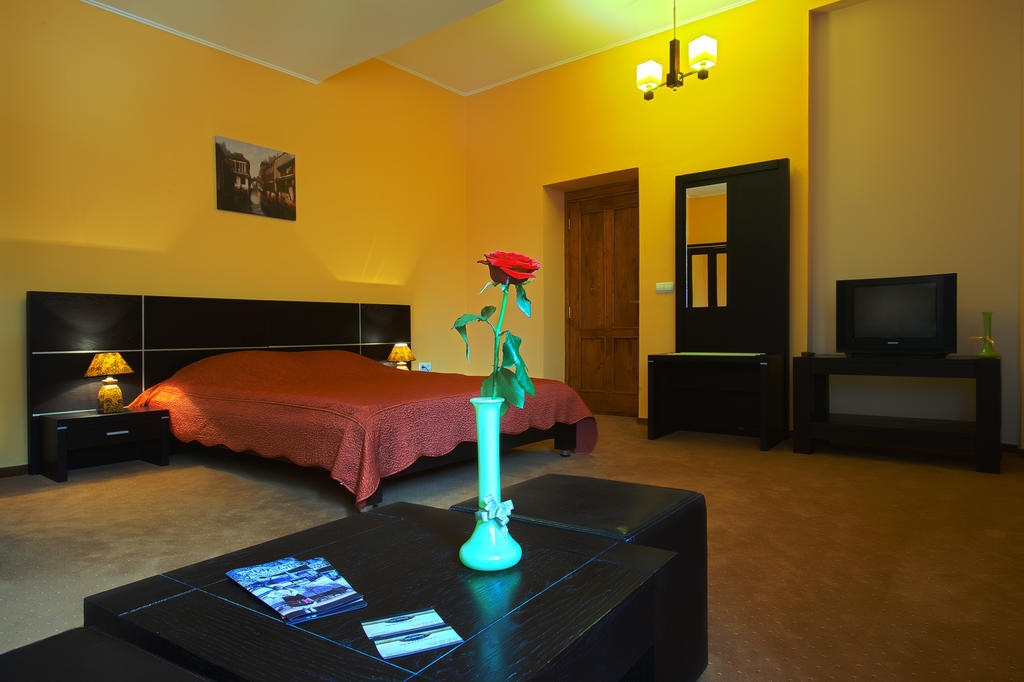 Casa Preturii Hotell Tîrgu Lăpuş Rum bild
